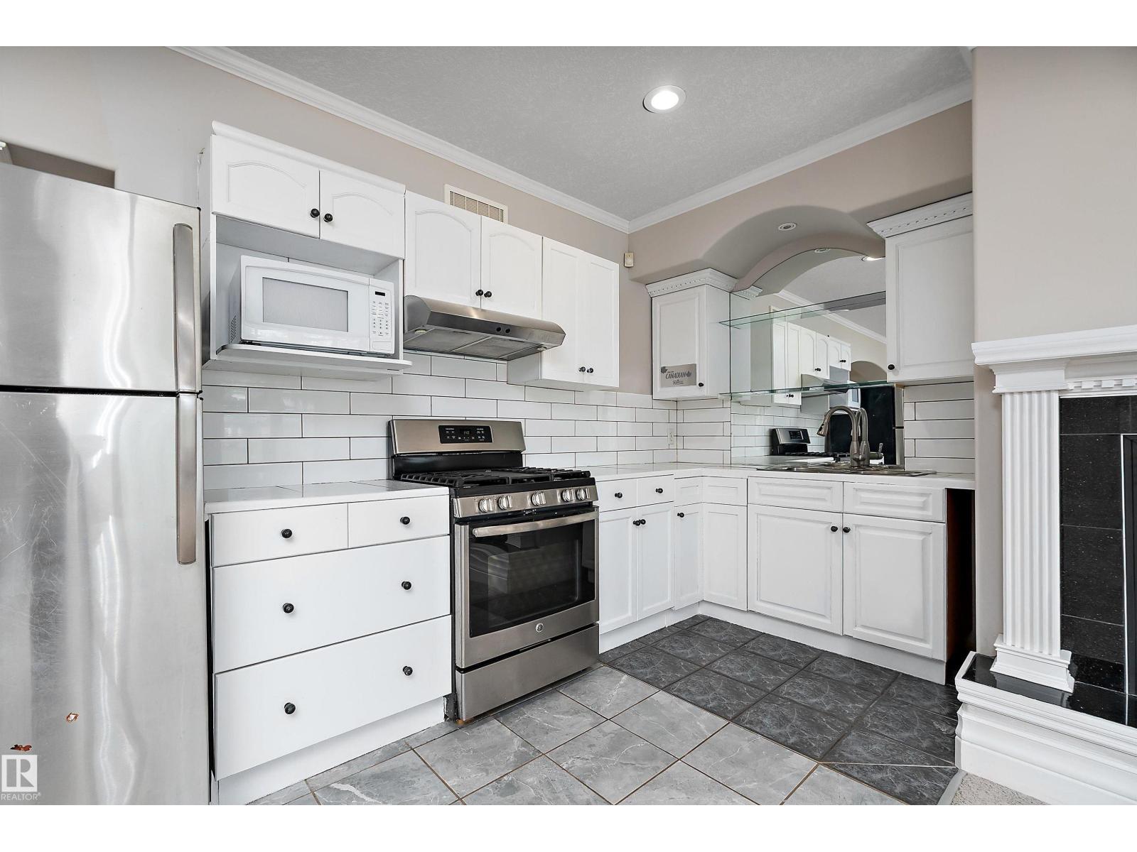 16103 89 ST NW - 50