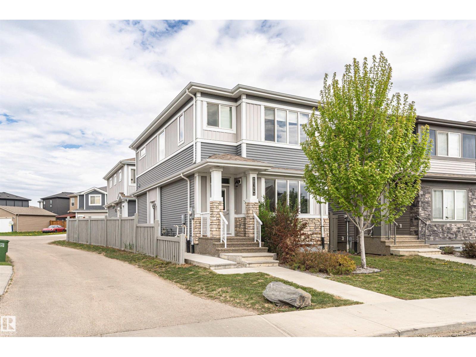 22124 85 AV NW - 1