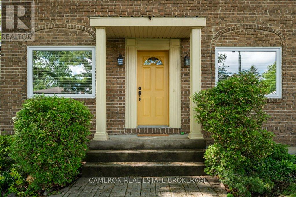 1515 GRANT AVENUE - 5