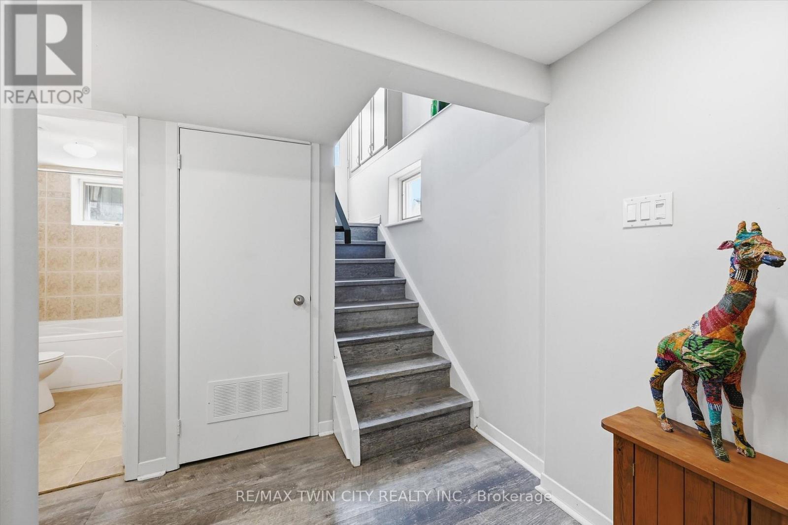 8 DELREX BOULEVARD - 23