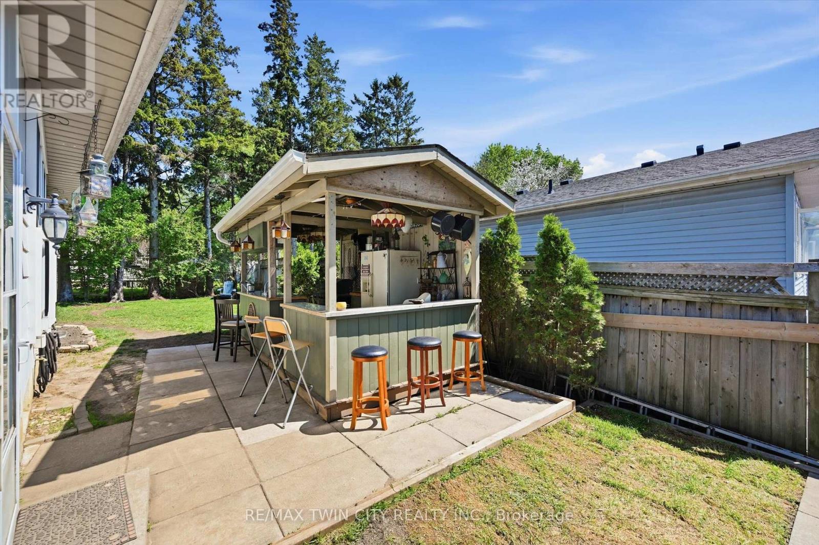 8 DELREX BOULEVARD - 35