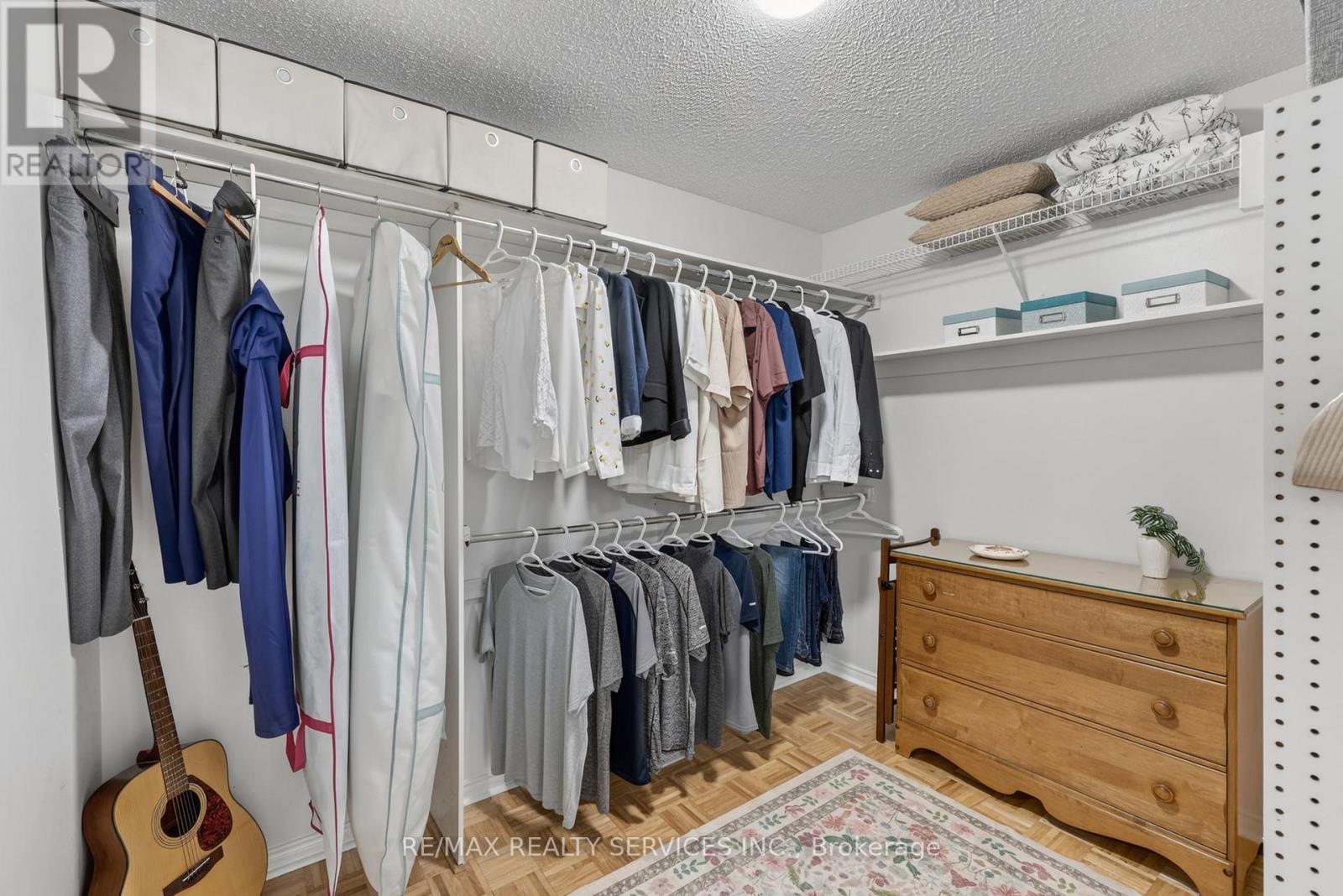 150 ROYAL VALLEY DRIVE - 22