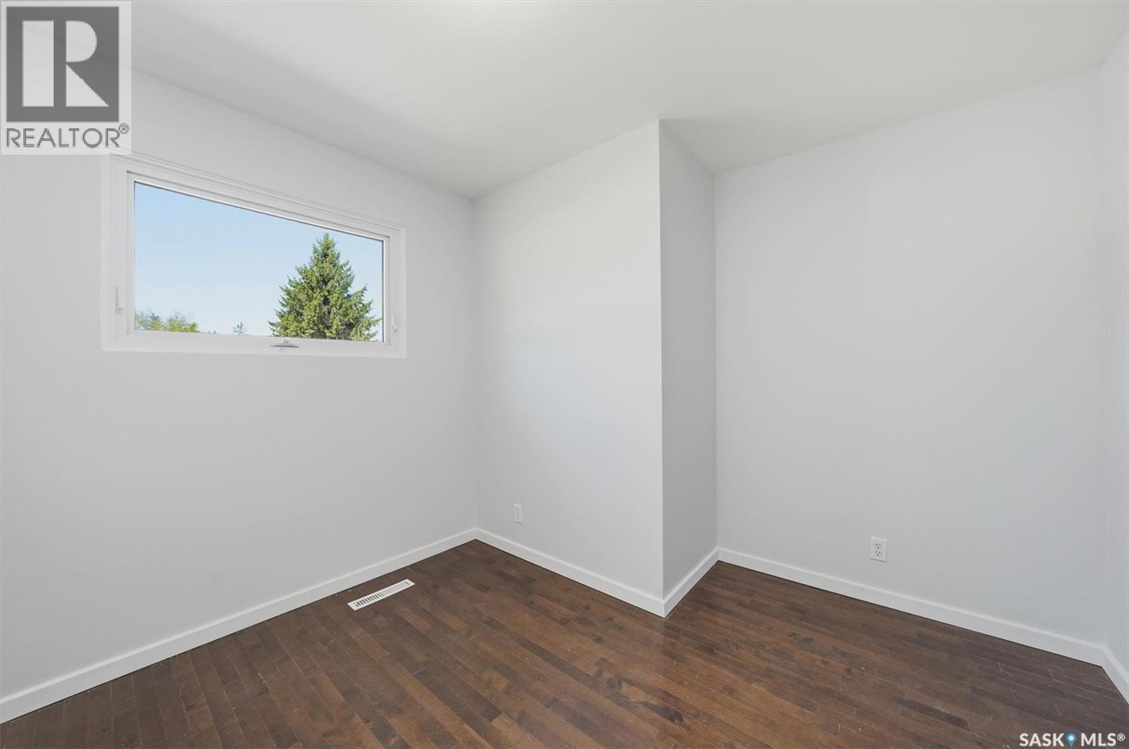 3 Rutter CRESCENT - 32
