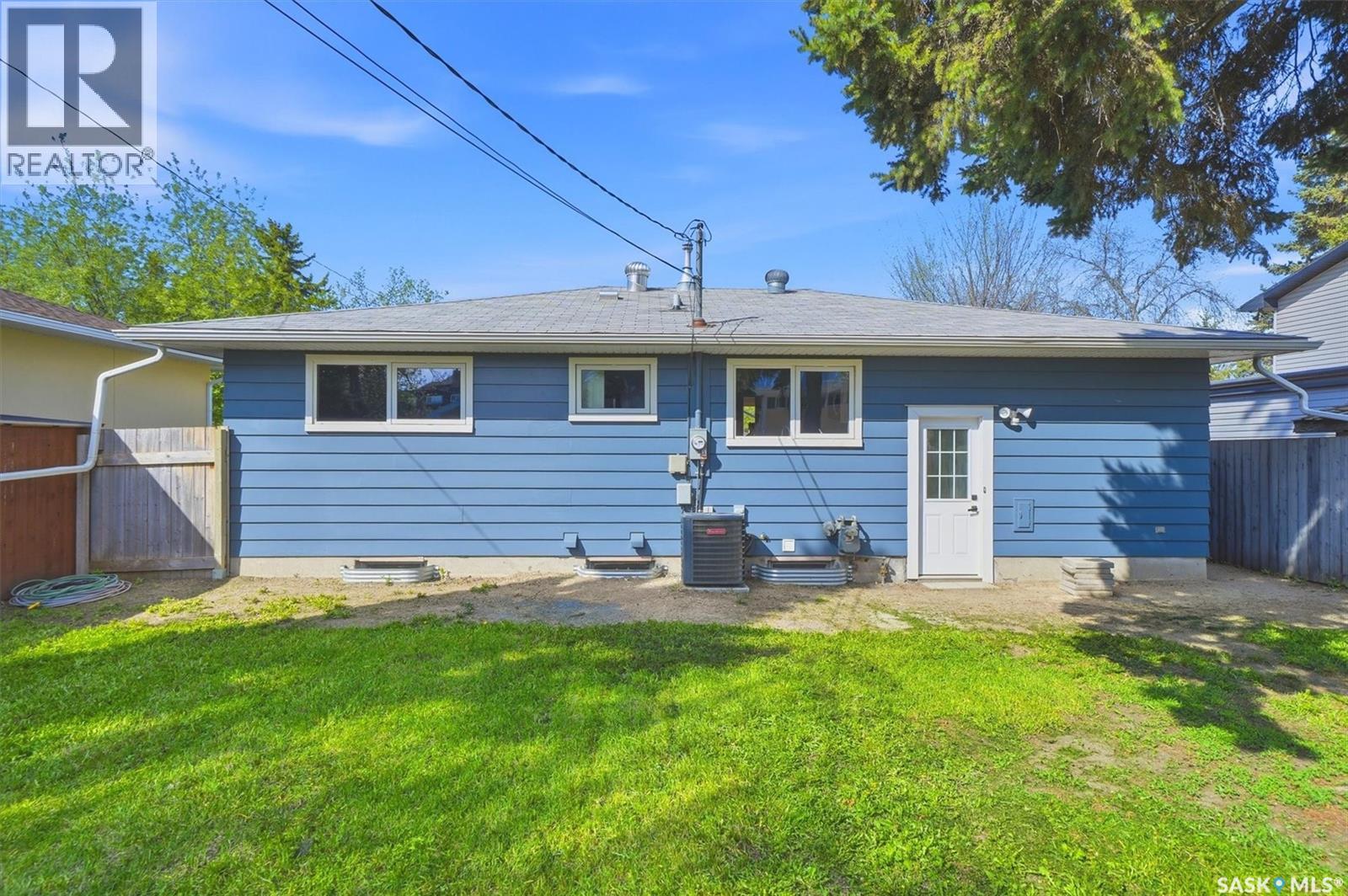 3 Rutter CRESCENT - 40