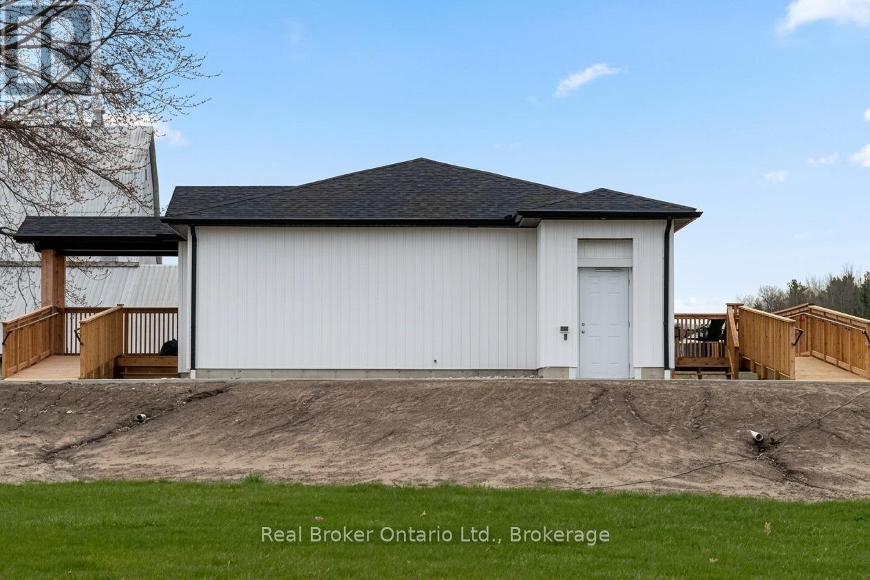 597 LAFONTAINE  ROAD W - 31