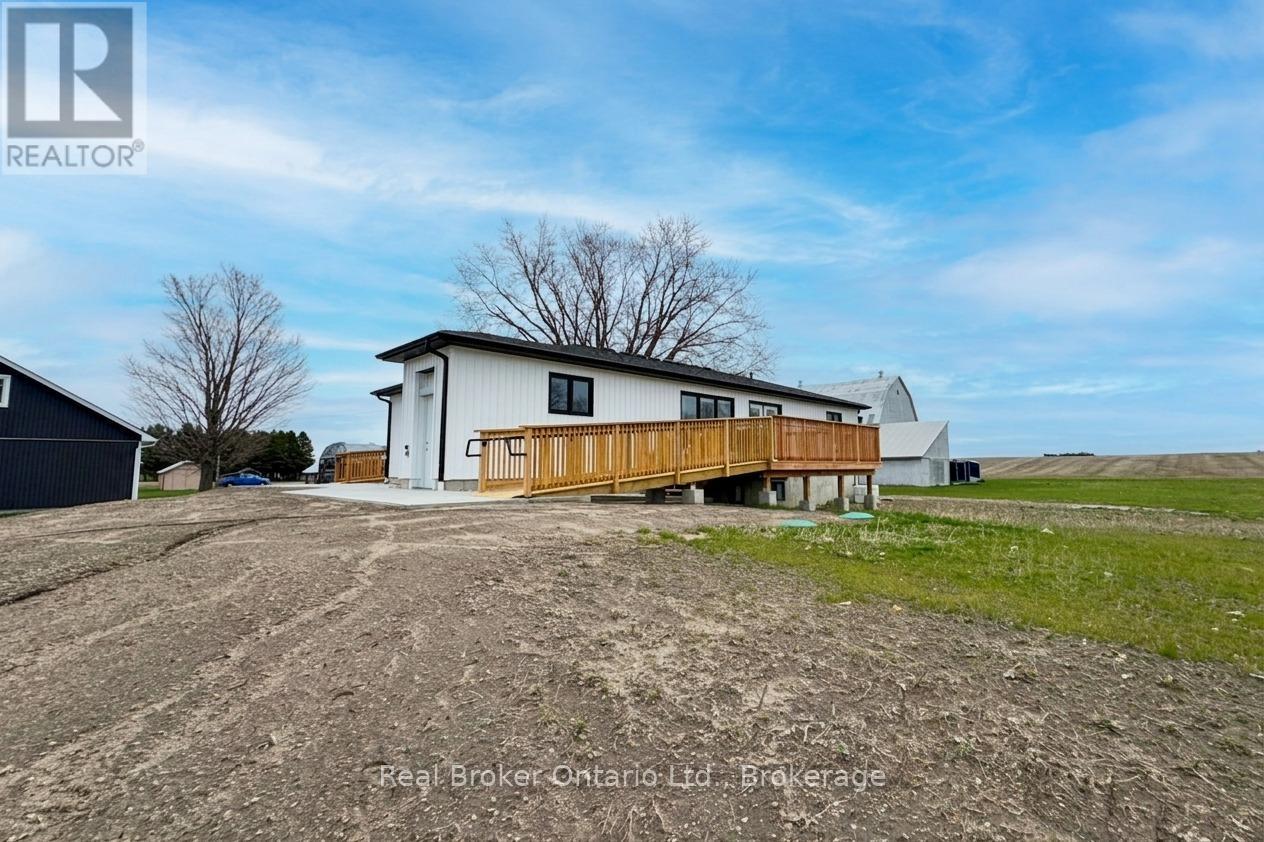 597 LAFONTAINE  ROAD W - 32