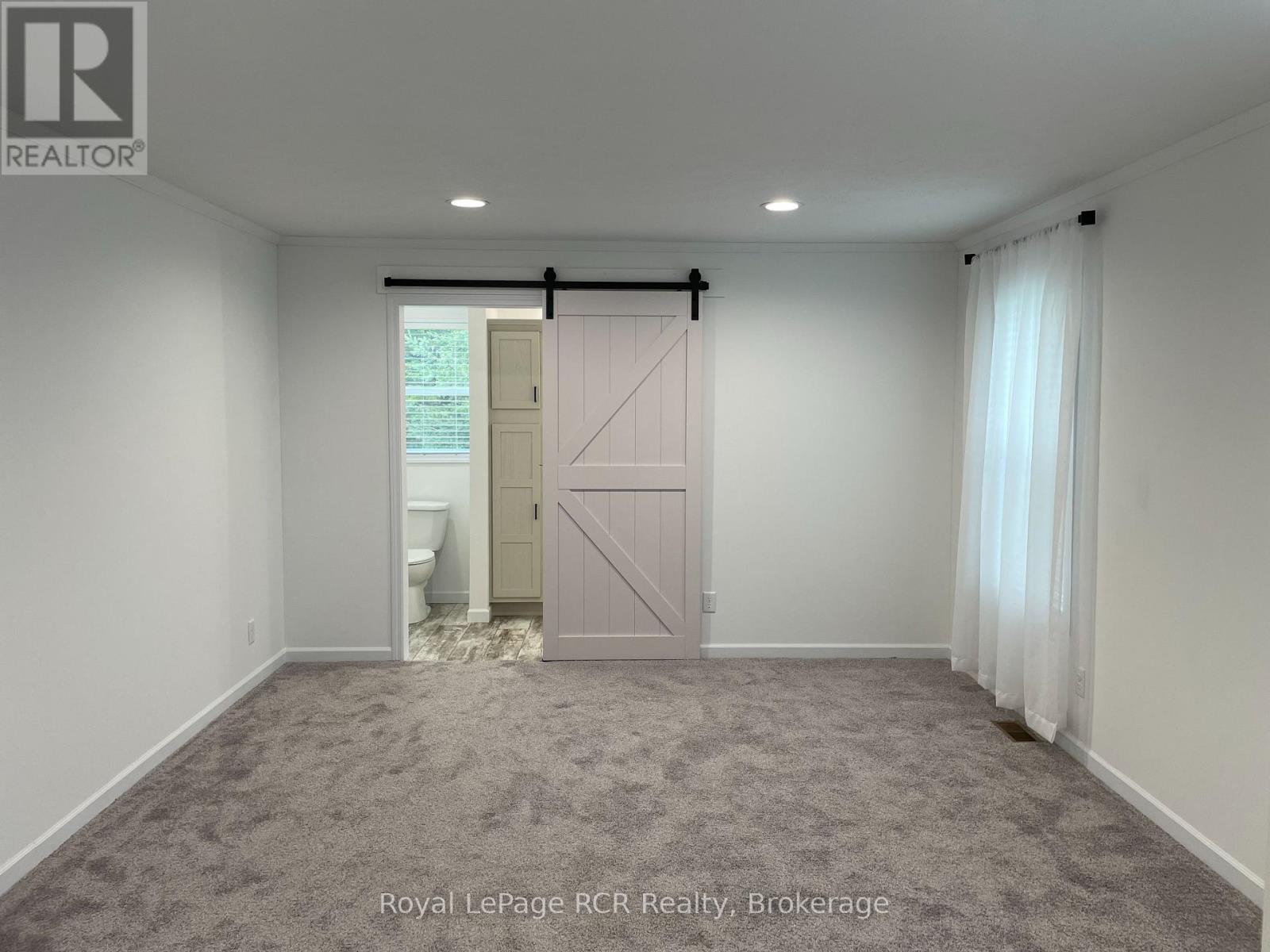 212 SPRUCE DRIVE - 20