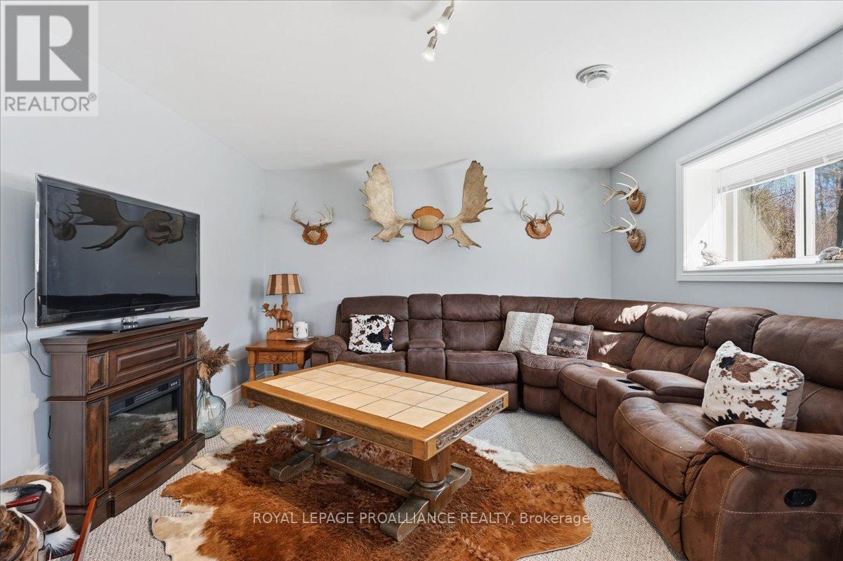 735 SHANNON ROAD - 28