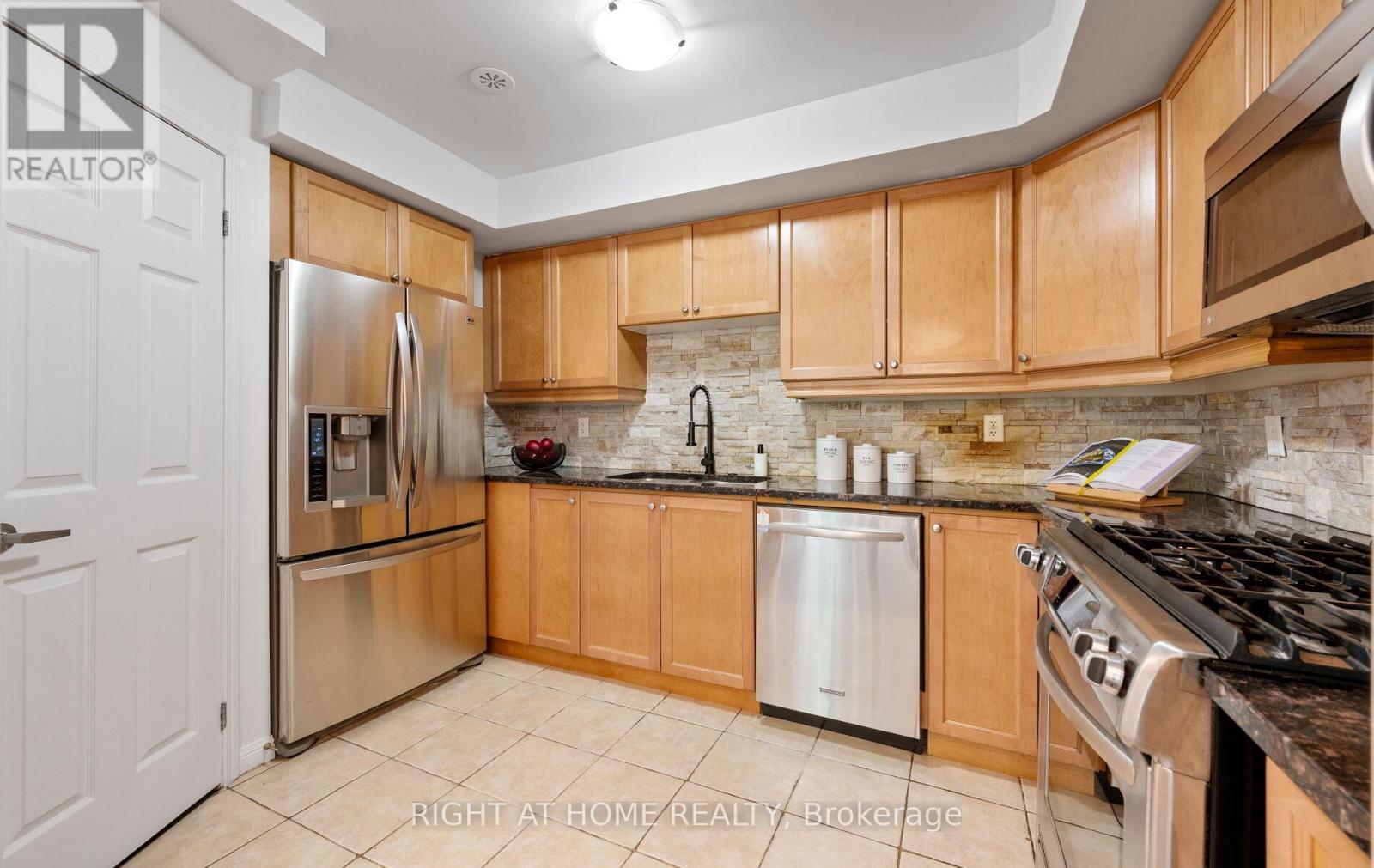 #12 50 MENDELSSOHN STREET - 8