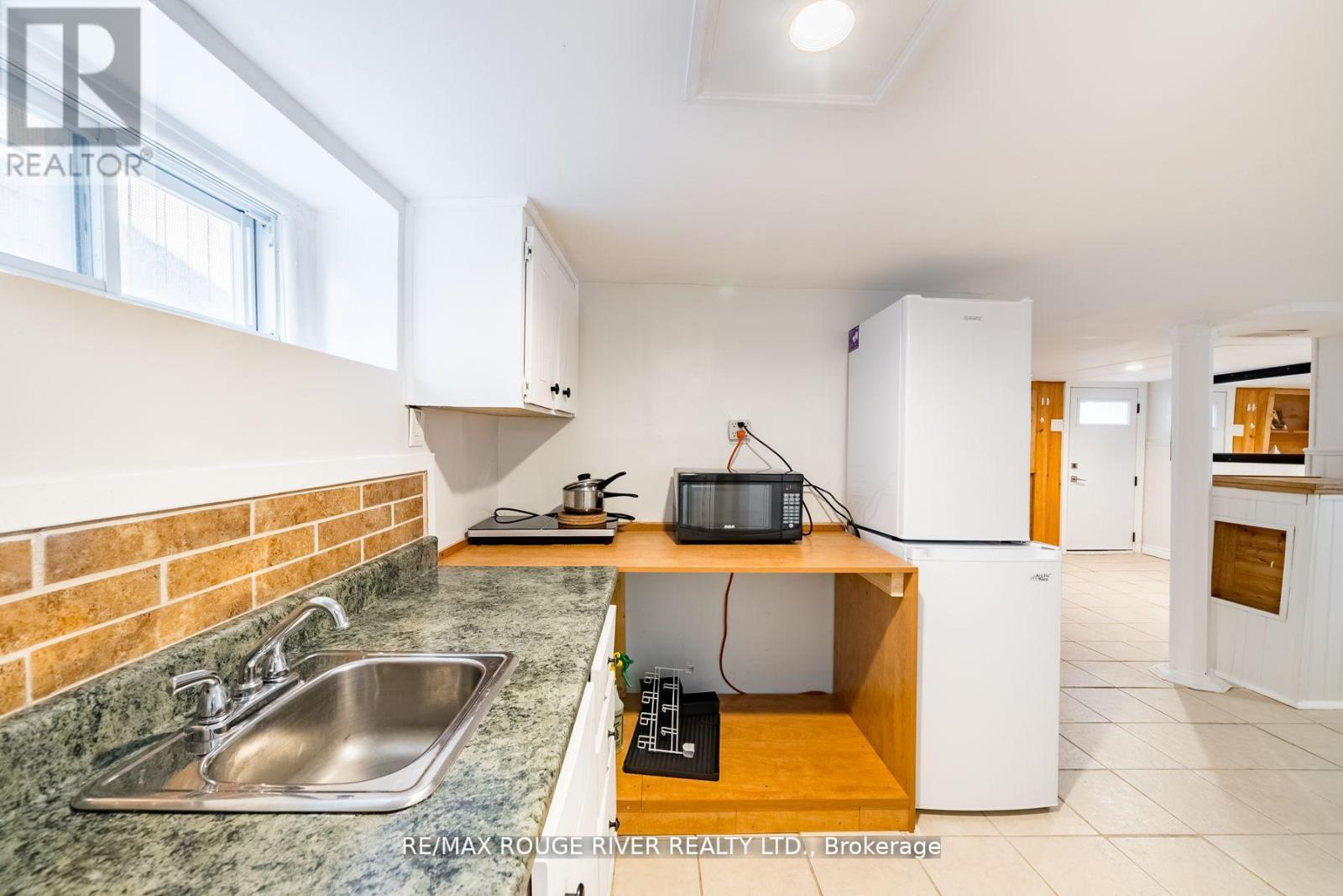 513 RITSON ROAD N - 22