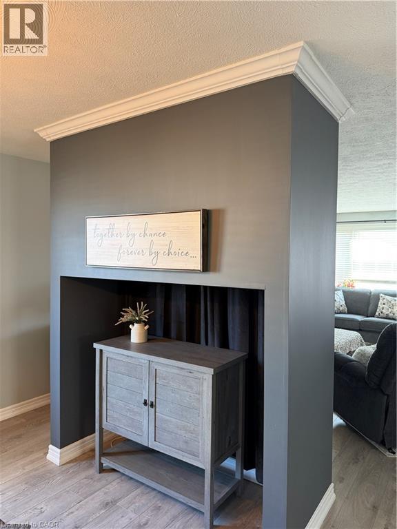 29 MAPLEVIEW Drive - 19