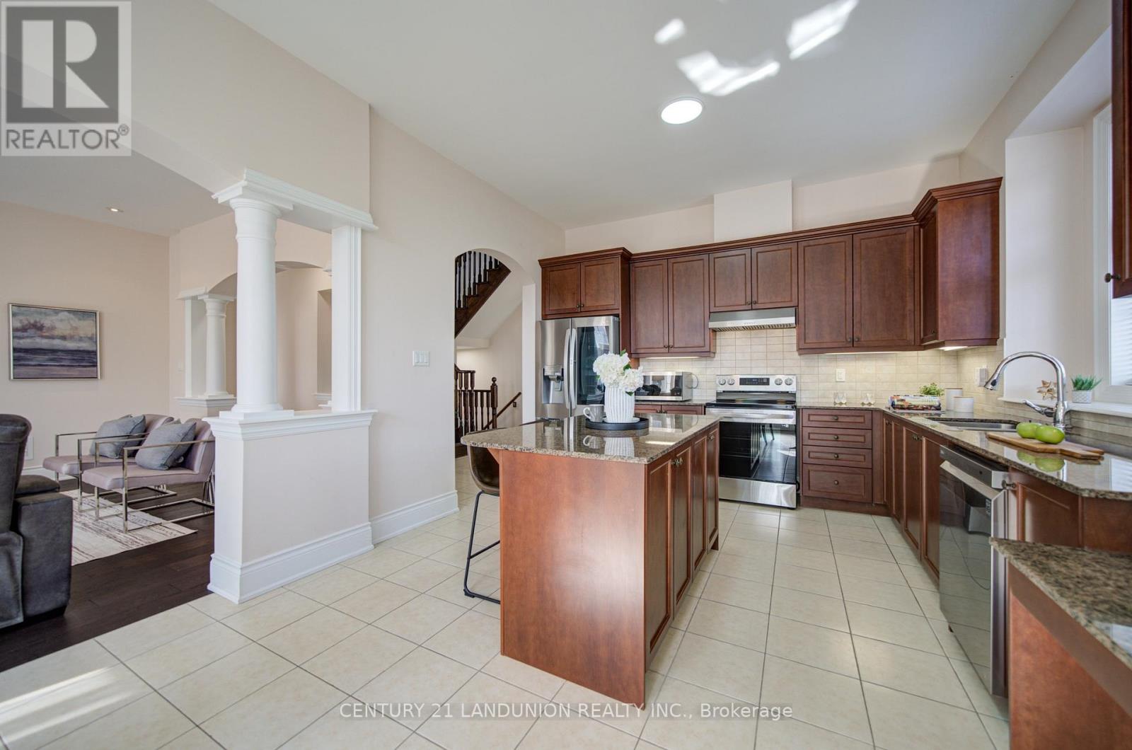 101 SILVER STERLING CRESCENT - 22