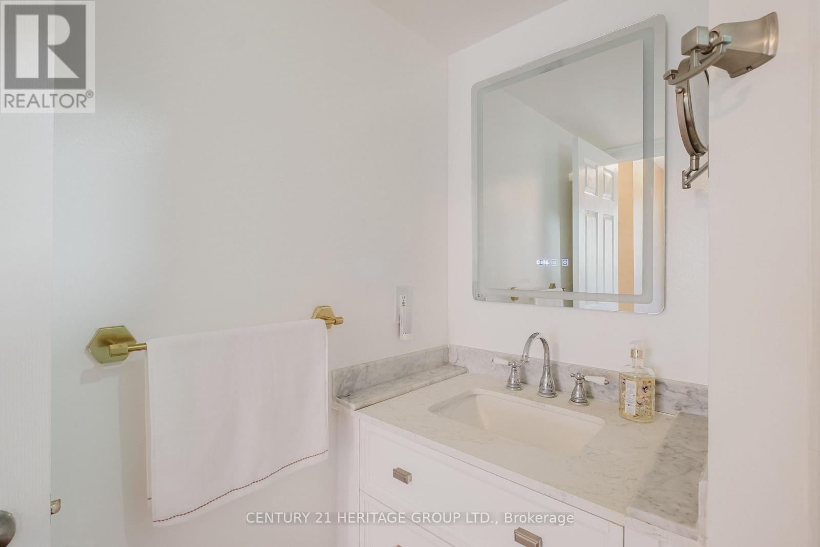#209 270 DAVIS DRIVE - 18