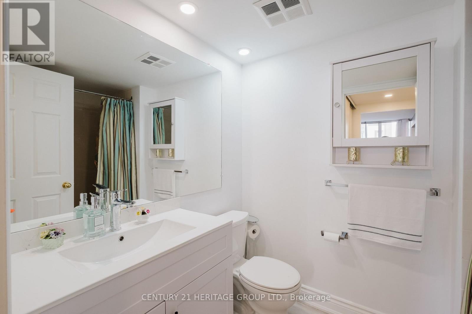 #209 270 DAVIS DRIVE - 20