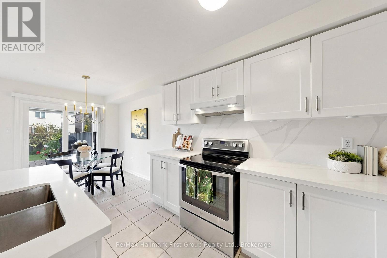 27 ROBIDEAU PLACE - 12