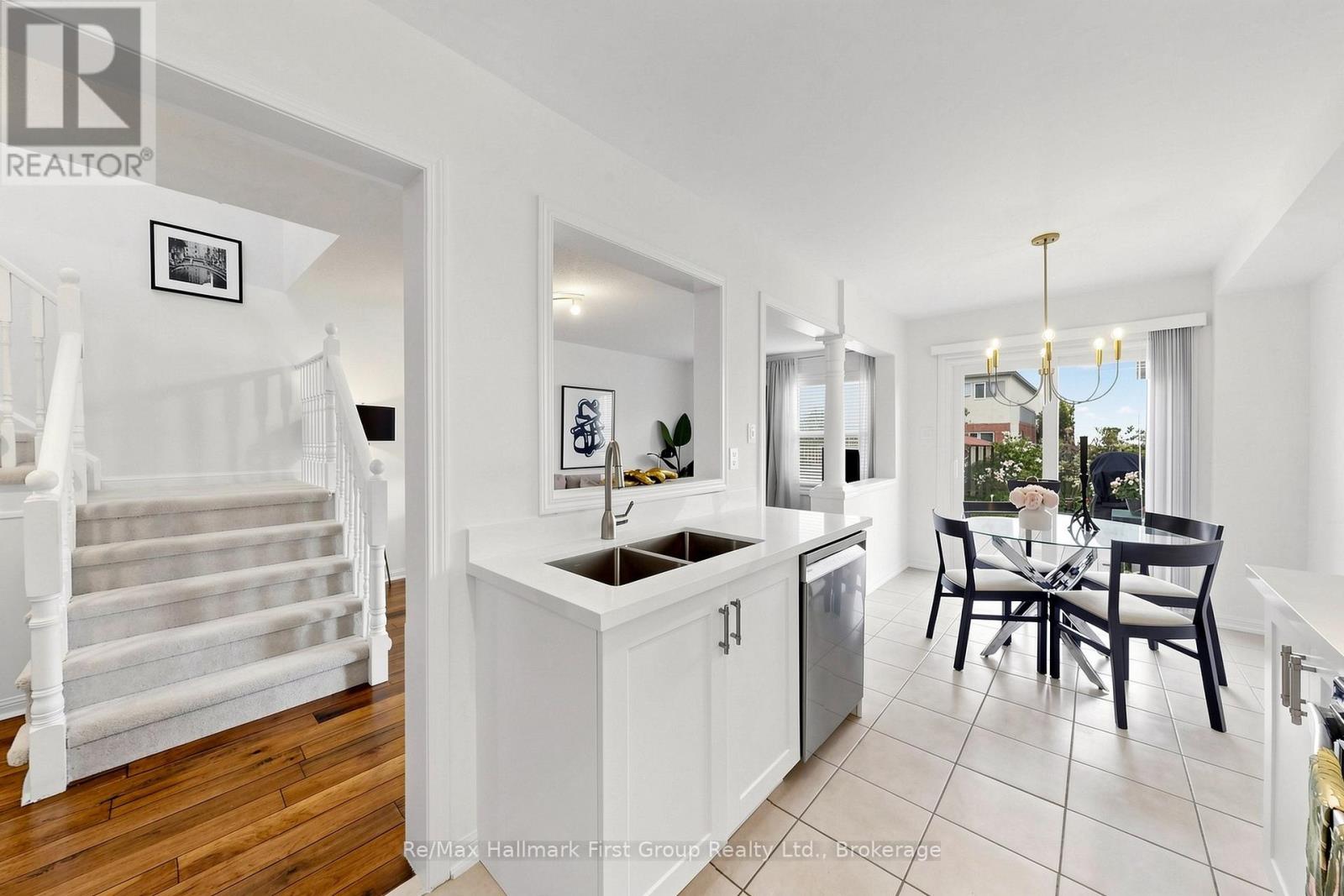 27 ROBIDEAU PLACE - 13