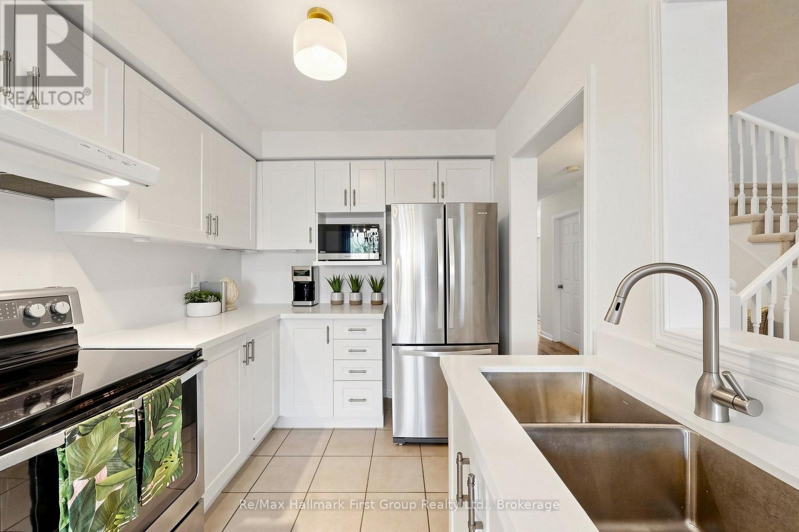 27 ROBIDEAU PLACE - 14