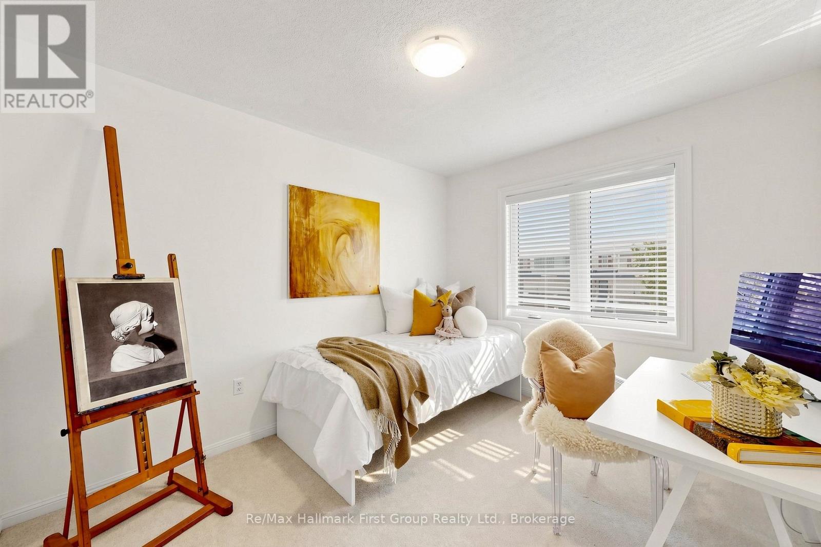 27 ROBIDEAU PLACE - 26
