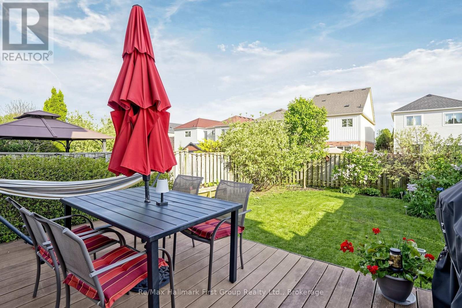 27 ROBIDEAU PLACE - 42
