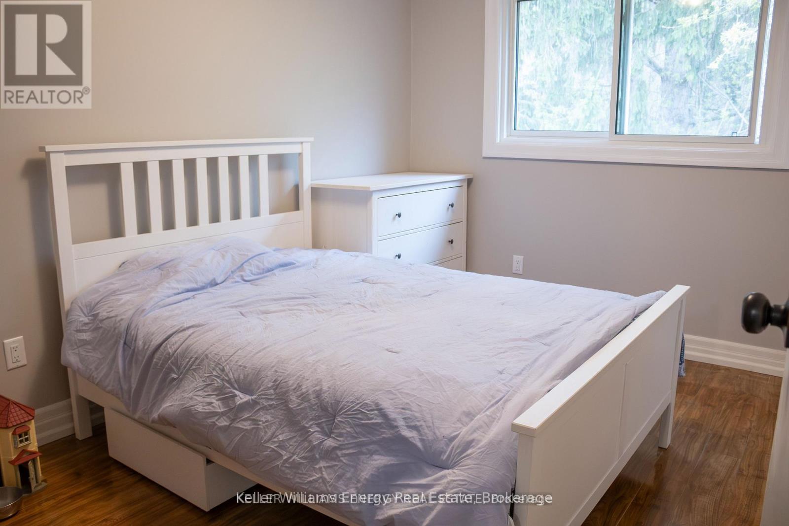 683 GRANDVIEW DRIVE - 13