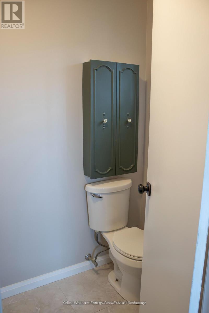 683 GRANDVIEW DRIVE - 19