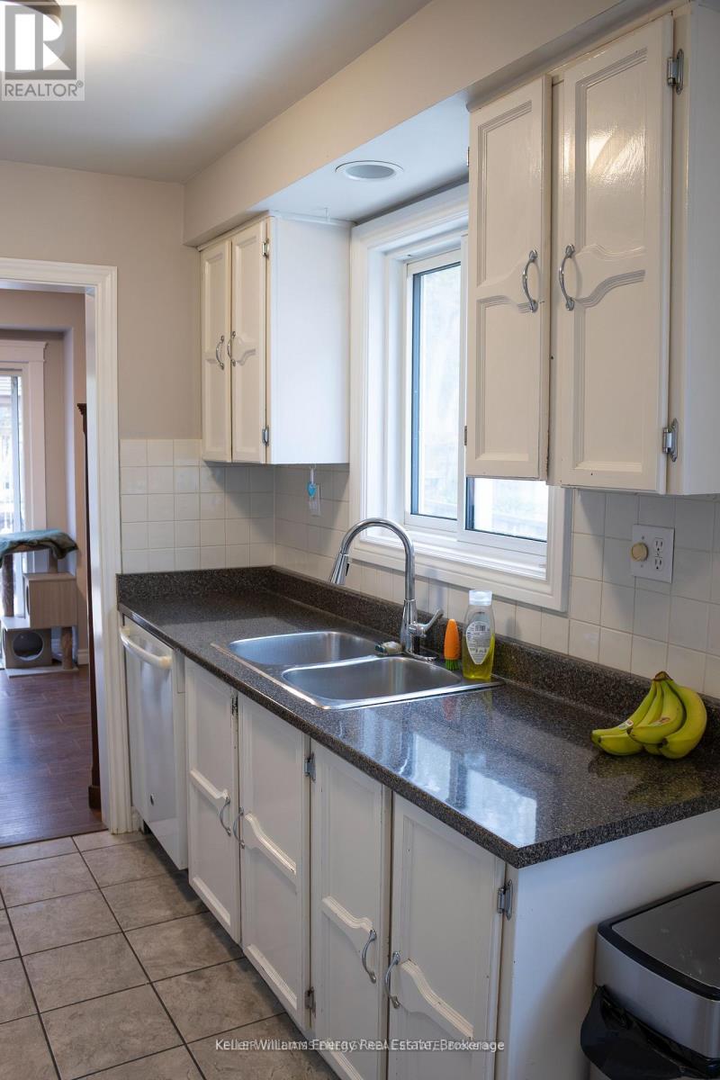 683 GRANDVIEW DRIVE - 5