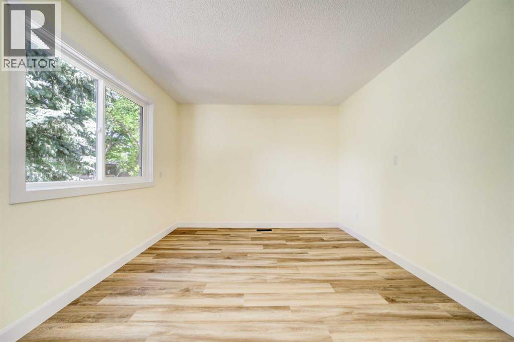 1236 8A Avenue S - 11