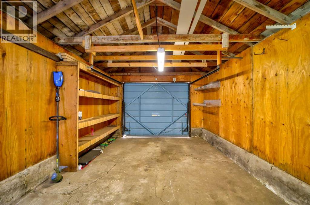 1236 8A Avenue S - 44
