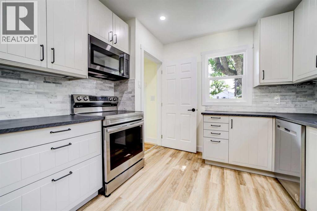 1236 8A Avenue S - 19