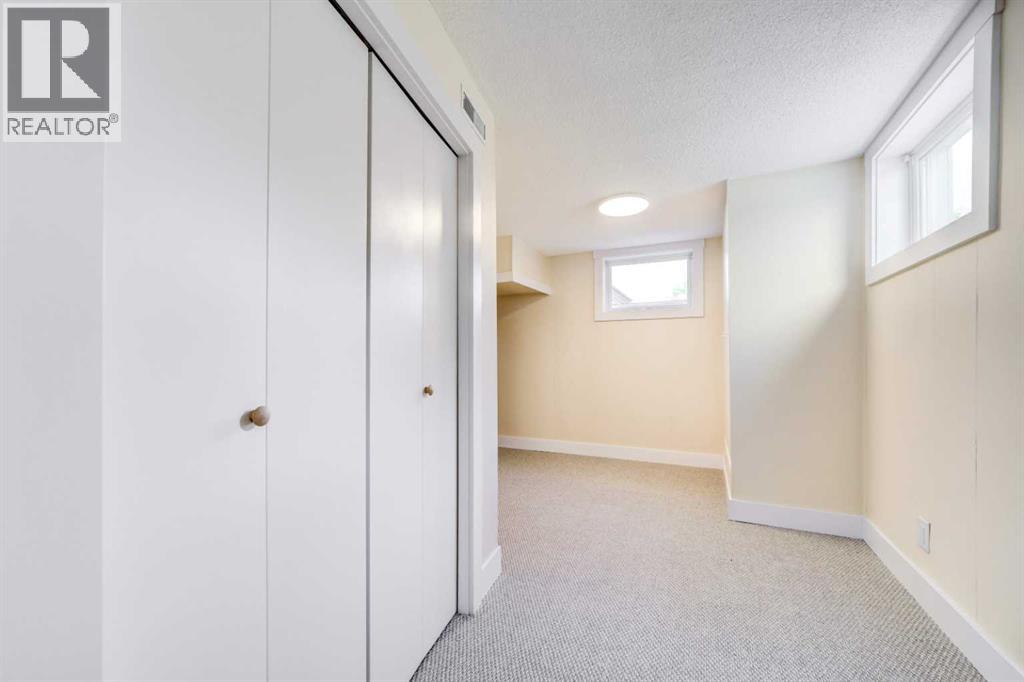 1236 8A Avenue S - 31
