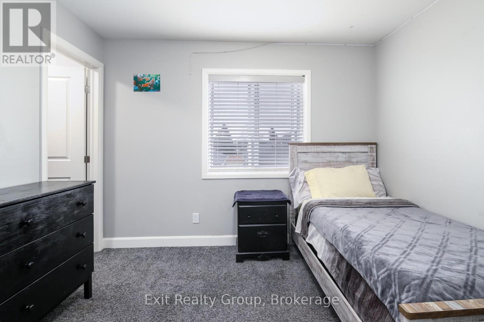 7 DEWAL PLACE - 11