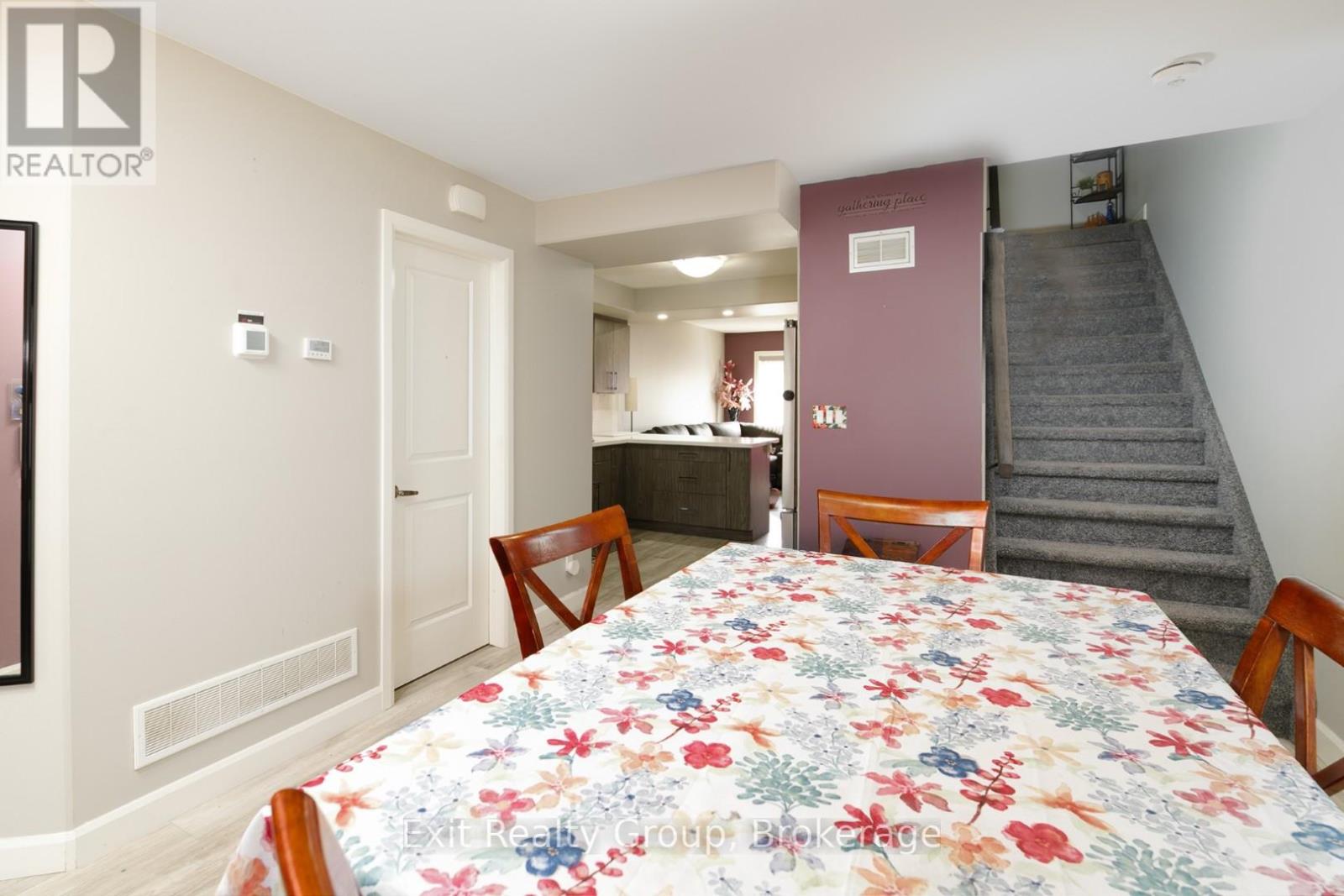 7 DEWAL PLACE - 4
