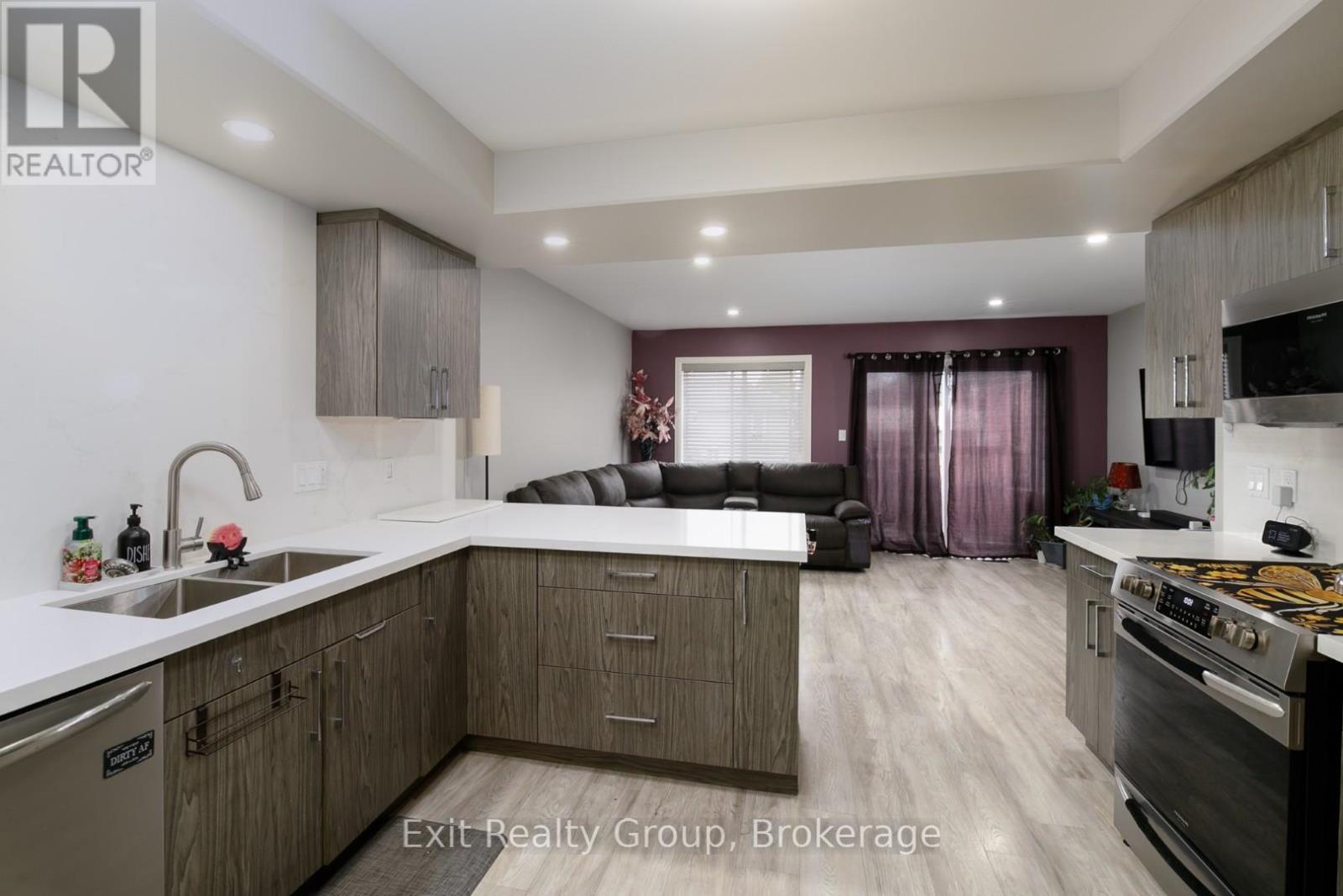 7 DEWAL PLACE - 5