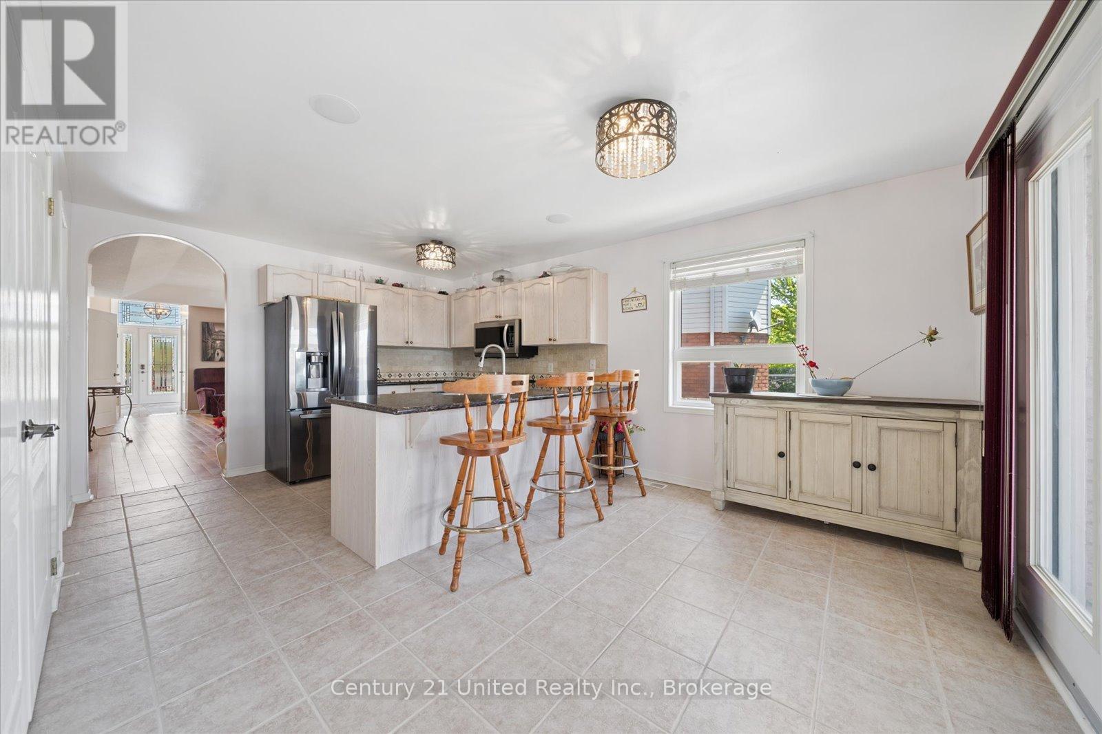 122 PARCELLS CRESCENT - 10