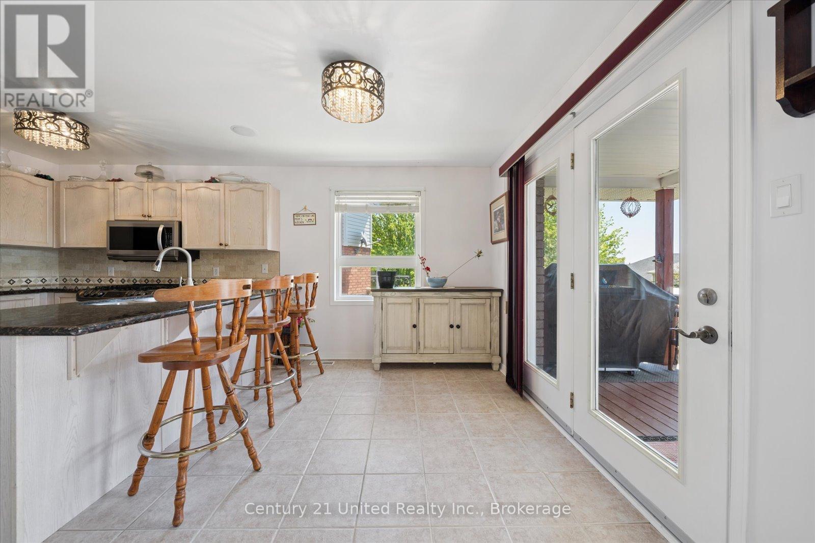 122 PARCELLS CRESCENT - 11