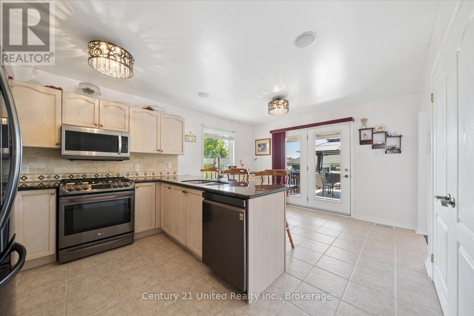 122 PARCELLS CRESCENT - 16