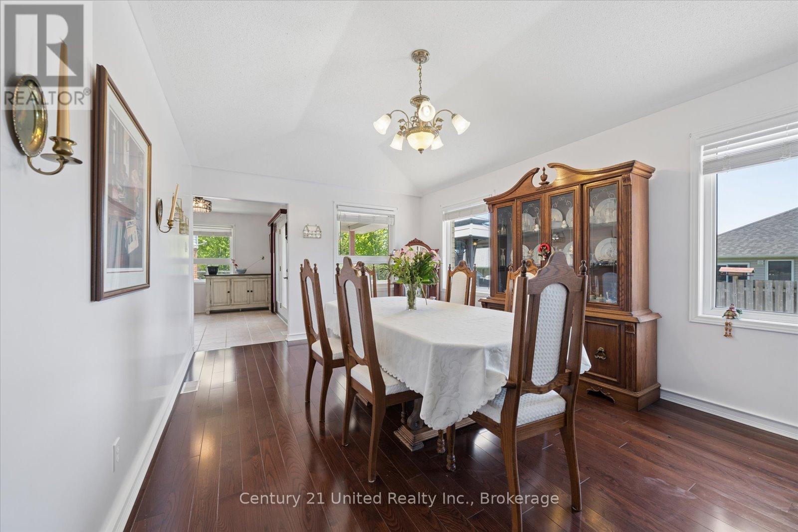 122 PARCELLS CRESCENT - 19