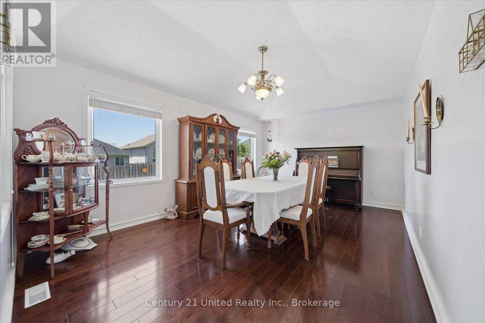 122 PARCELLS CRESCENT - 20