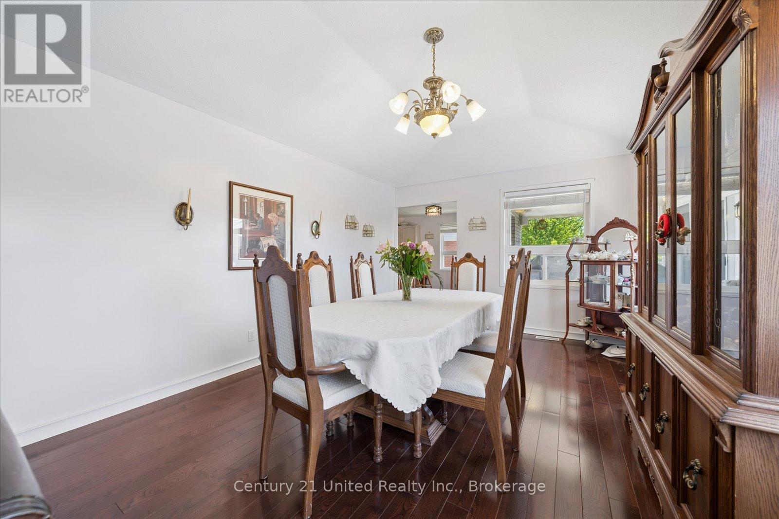 122 PARCELLS CRESCENT - 21