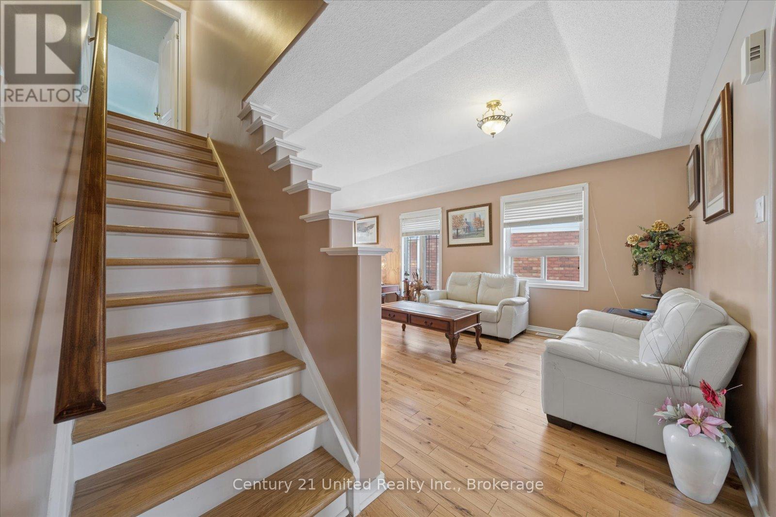 122 PARCELLS CRESCENT - 27