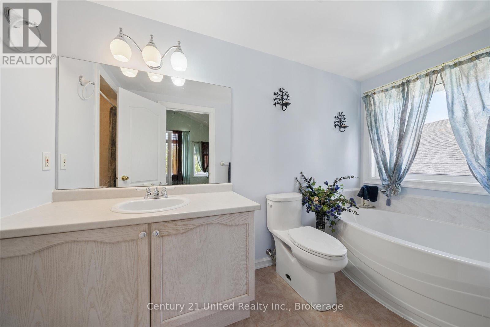 122 PARCELLS CRESCENT - 31