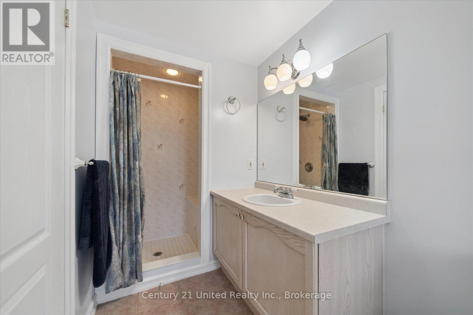 122 PARCELLS CRESCENT - 32