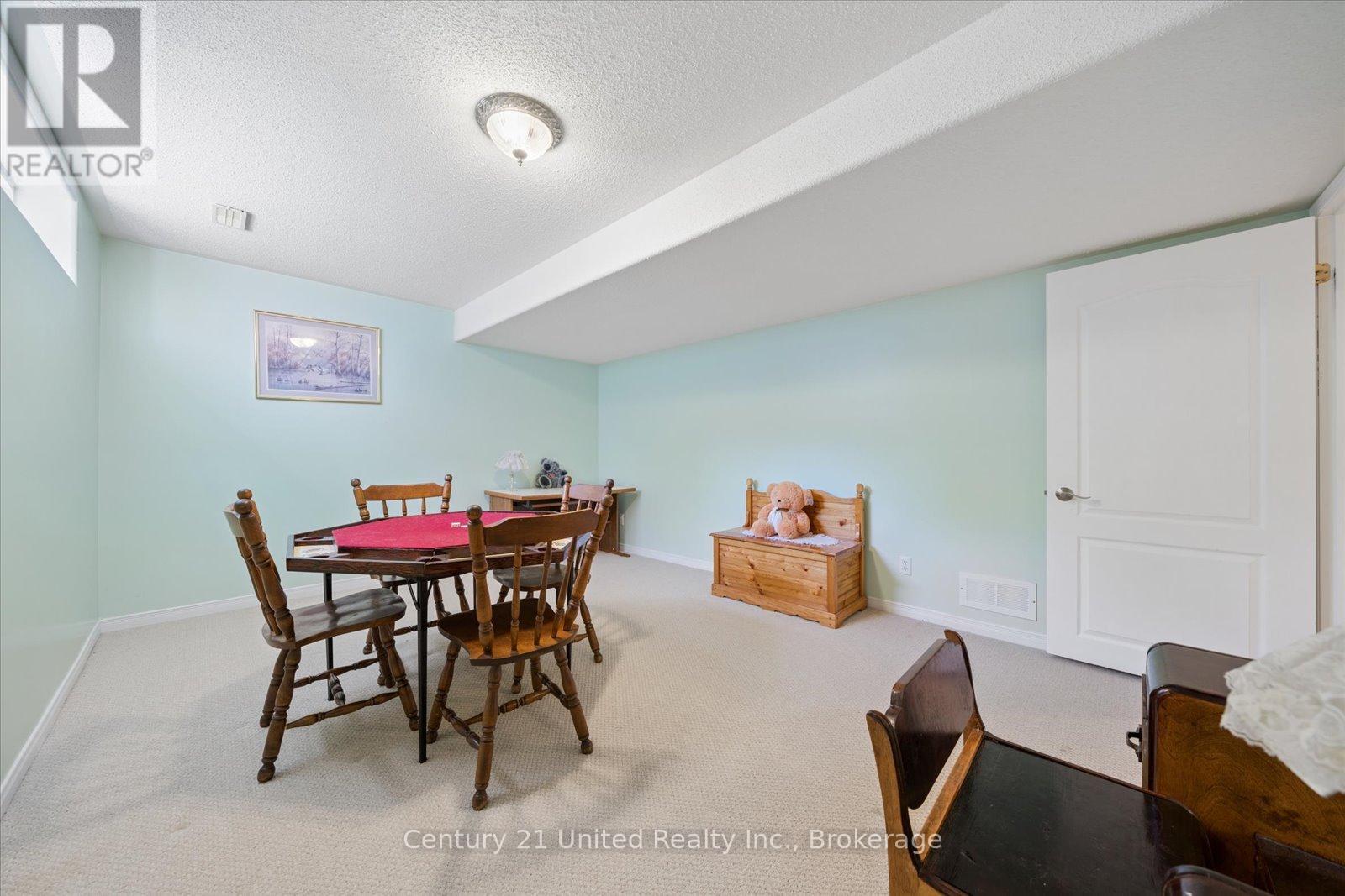 122 PARCELLS CRESCENT - 39
