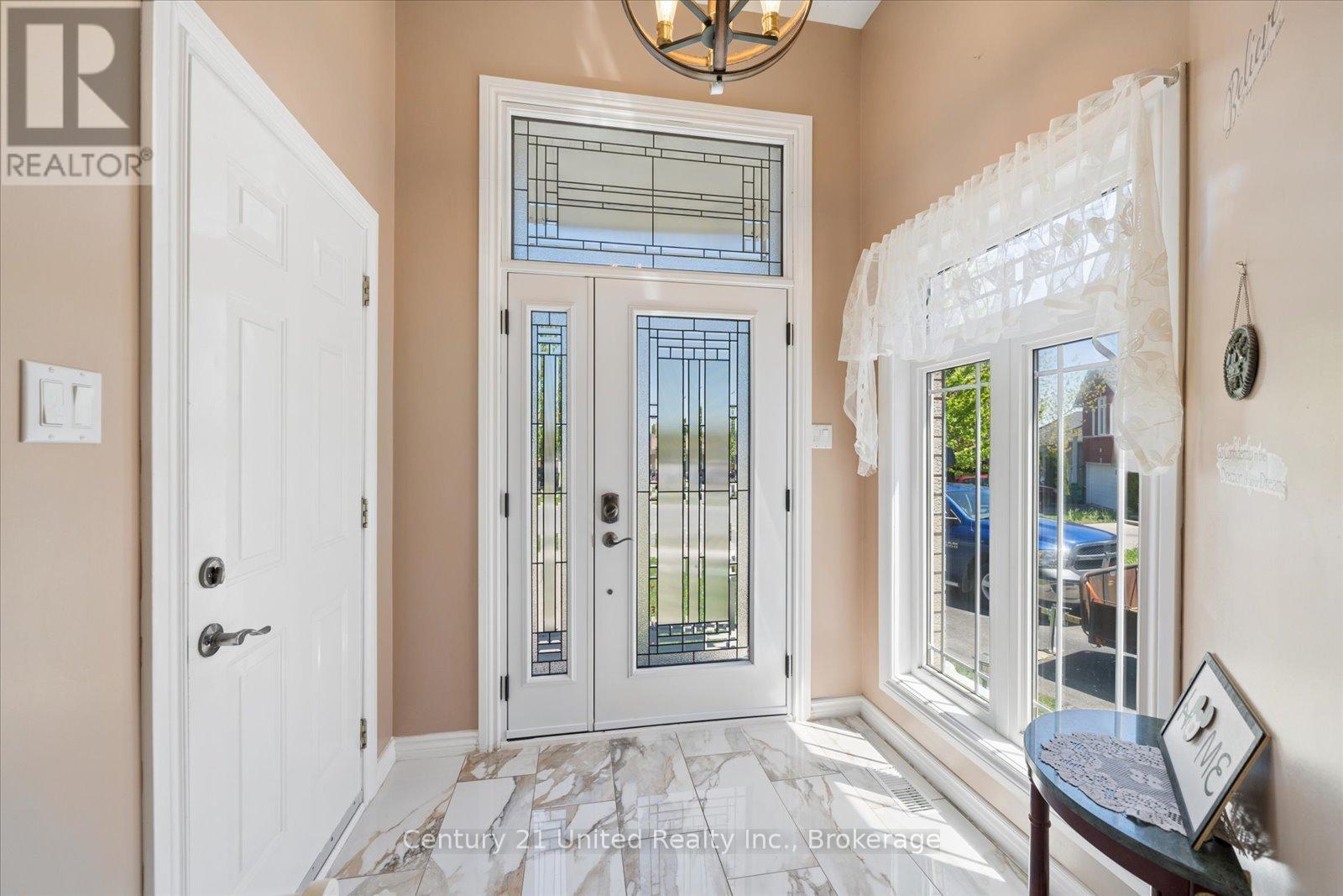 122 PARCELLS CRESCENT - 4