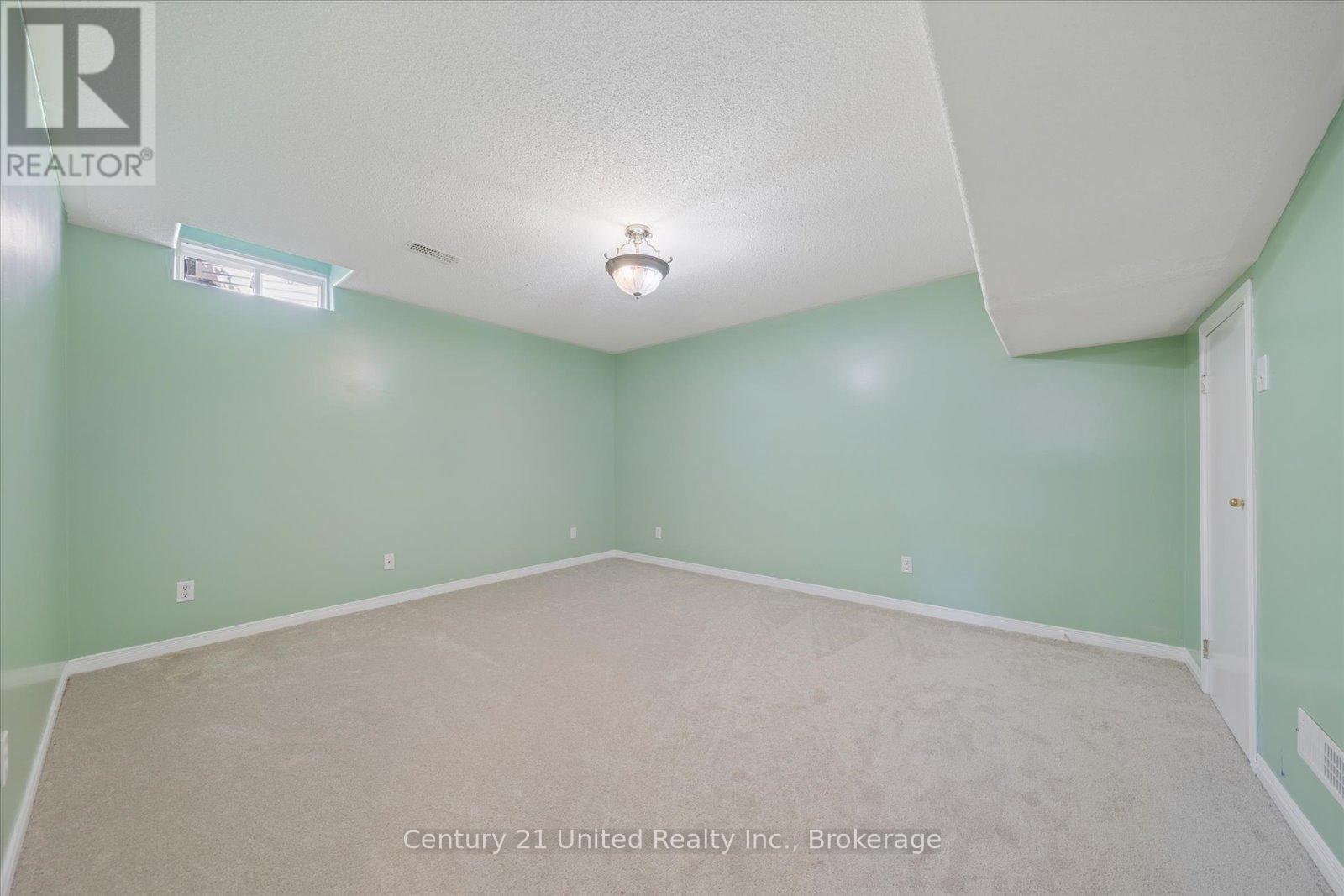122 PARCELLS CRESCENT - 41