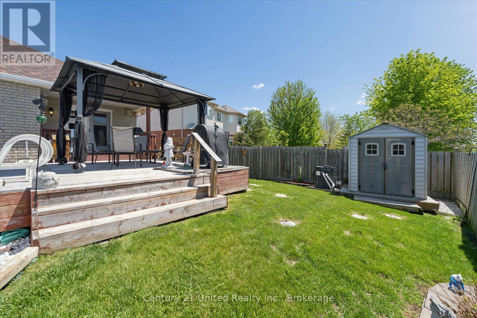 122 PARCELLS CRESCENT - 48