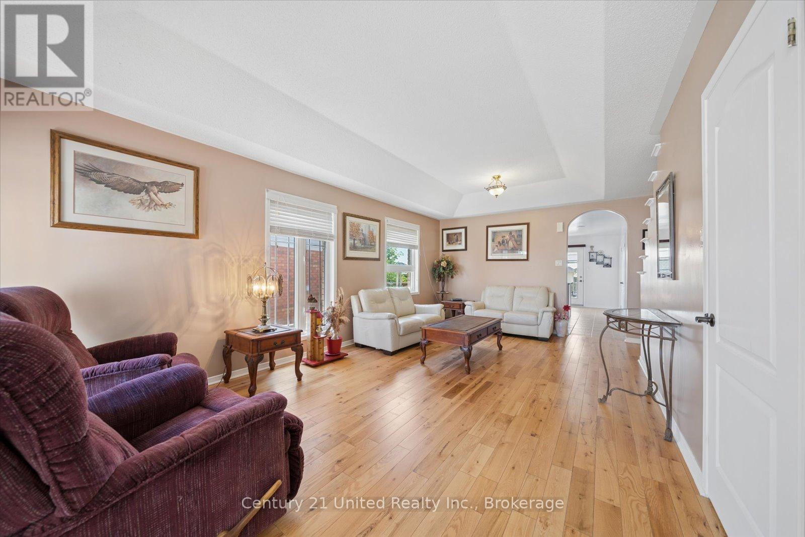 122 PARCELLS CRESCENT - 6