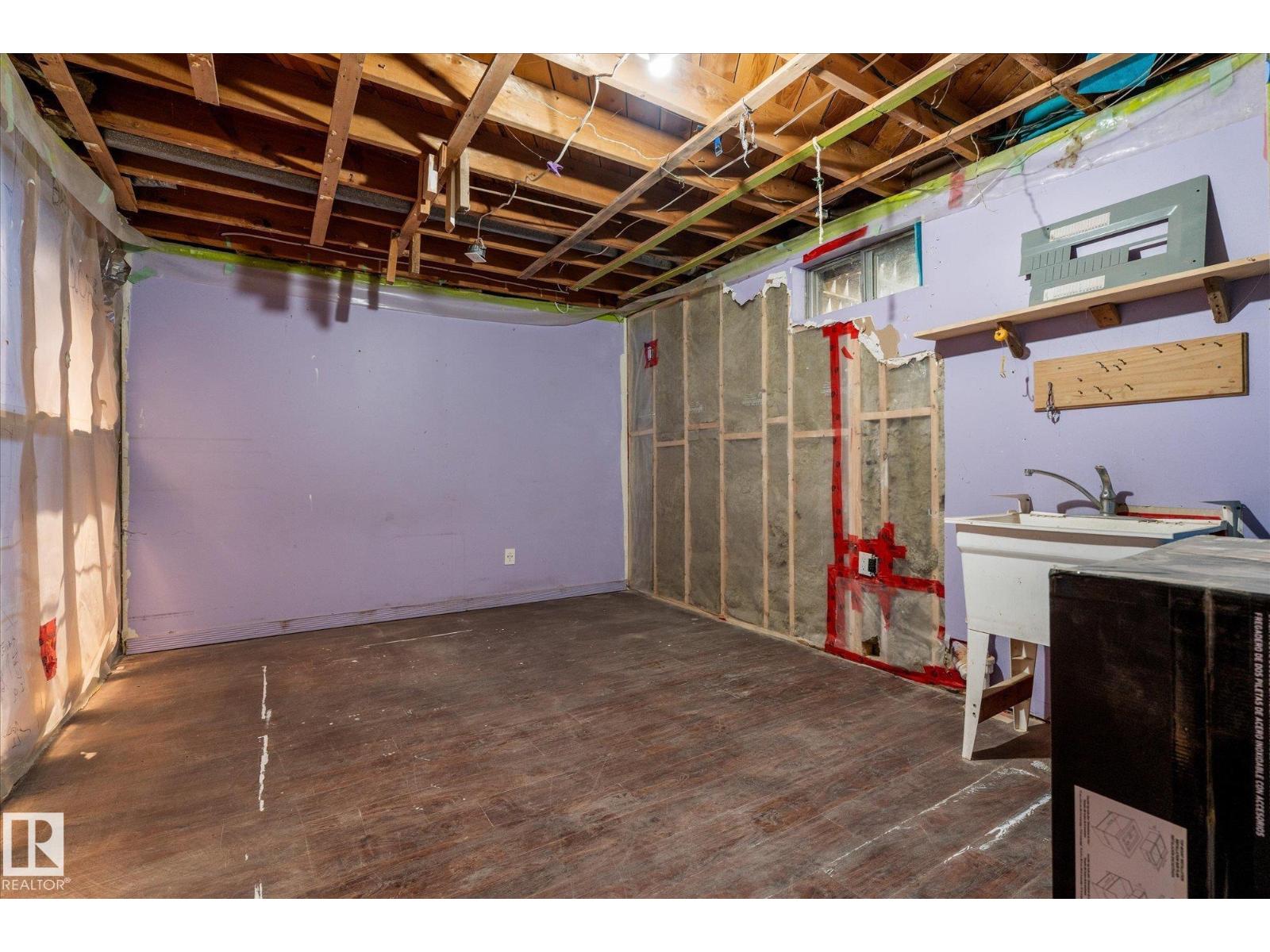5628 140A AV NW - 26