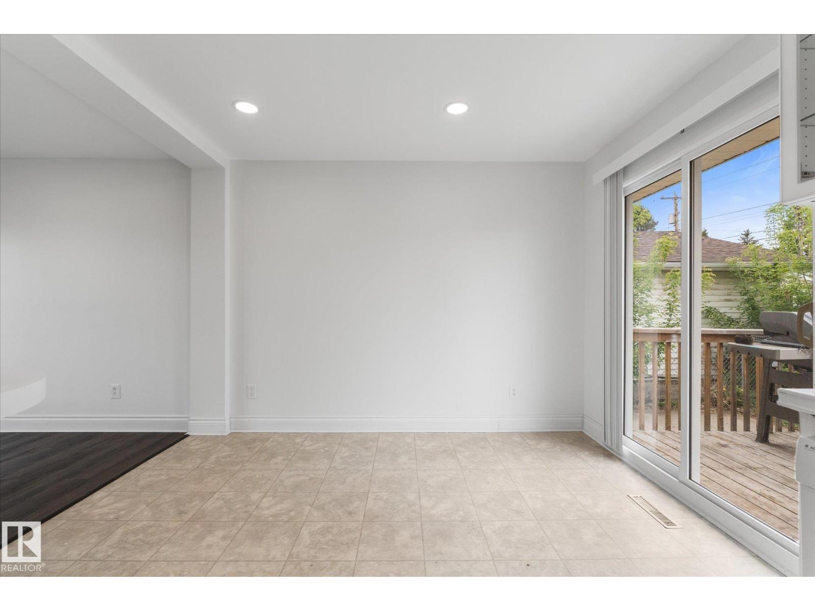 5628 140A AV NW - 11