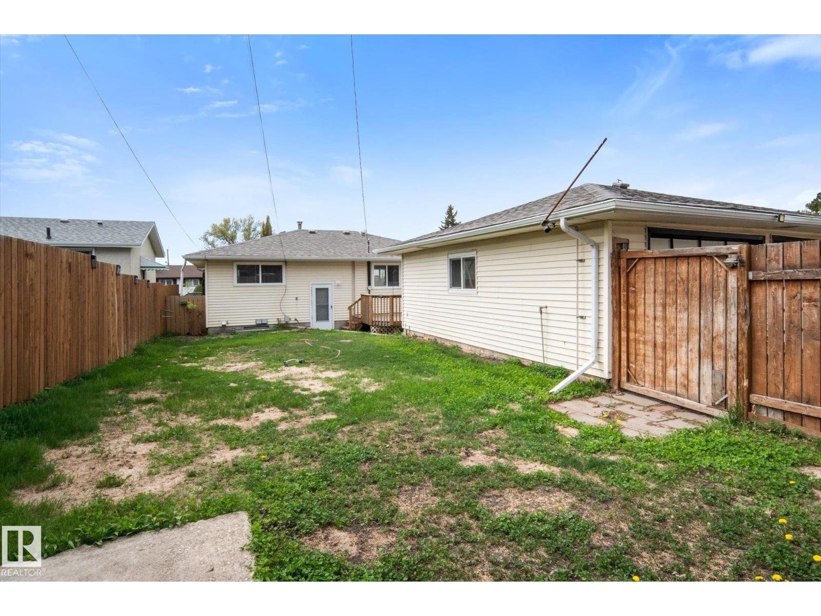 5628 140A AV NW - 35